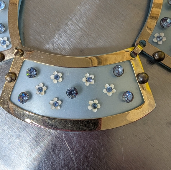 Vintage Ice Blue Rhinestone Lucite Jewelry Set - Picture 12 of 15